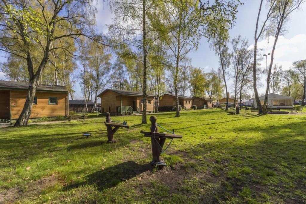 Centrum Zeglarskie Domki Kempingowe Szczecin Exterior foto